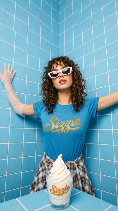 Sizzle Pop – Retro Tile Editorial