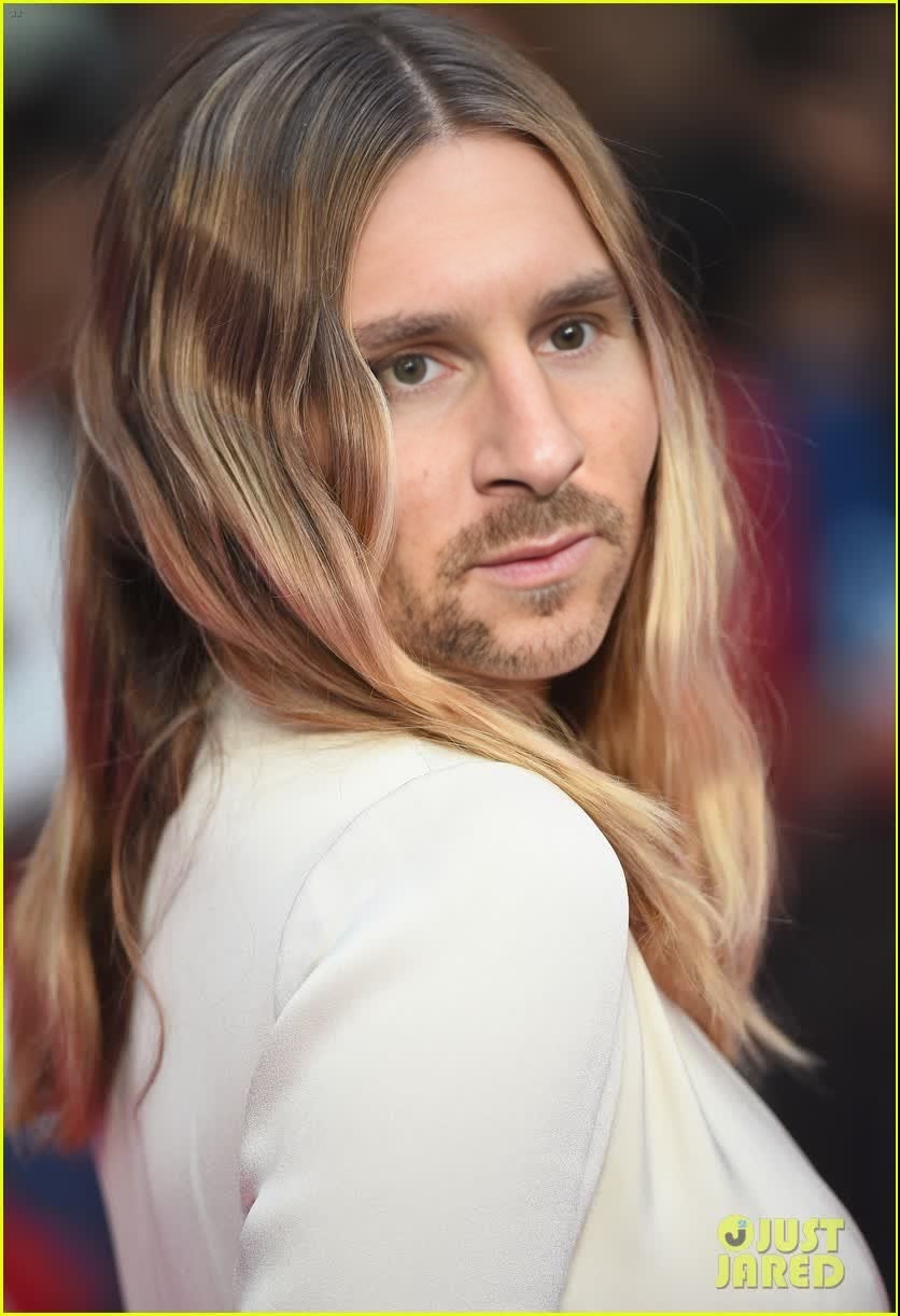 Elizabeth Olsen Wandavision Press Portrait