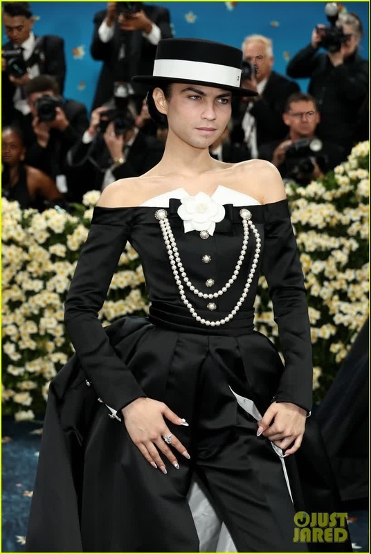Jennie Blackpink Met Gala Arrival Portrait