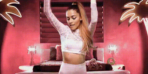 Ariana Grande Dancing (2)