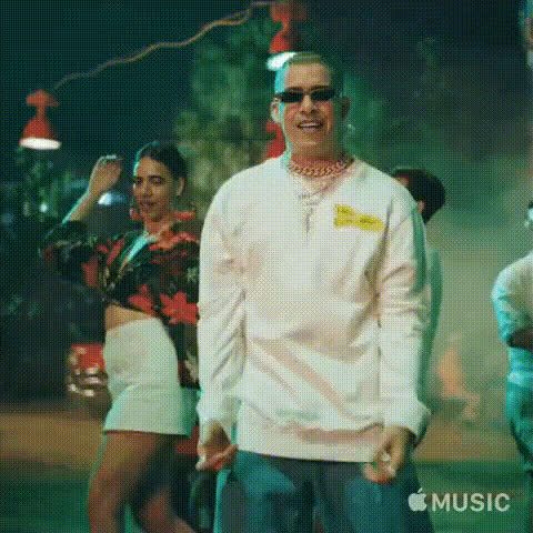 Daddy Yankee Dancing