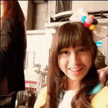 Kanna Hashimoto Smiling Thumbs Up