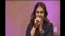 Kareena Kapoor Smiling With Mic