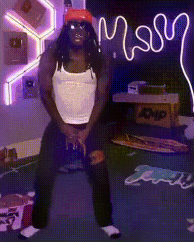 party-drake-dancing-in-club