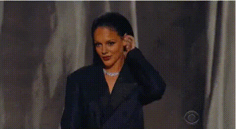 rihanna-face-closeup