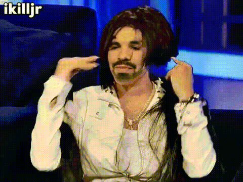 rihanna-smiling-peace-signs