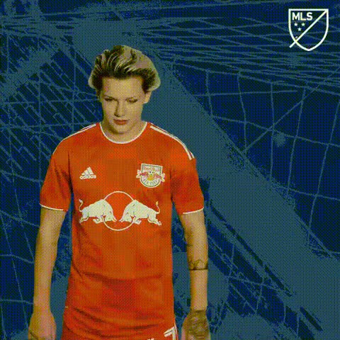soccer-player-in-red-jersey (2)