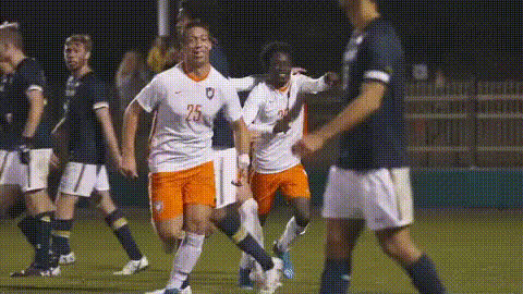 soccer-players-celebrating (2)