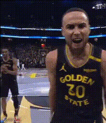 stephen-curry-celebrates-on-court