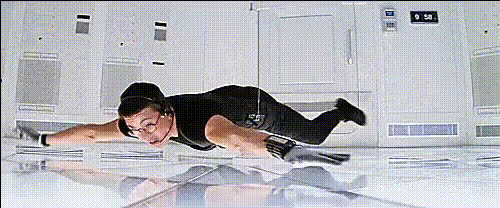 tom-cruise-in-zero-gravity