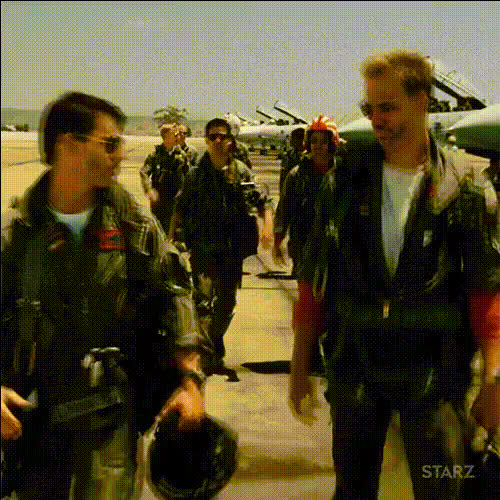 tom-cruise-smiling-in-flight-suit