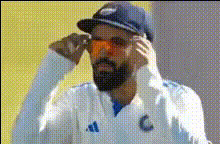 virat-kohli-adjusting-glasses