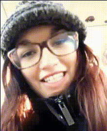 woman-wearing-glasses-hat