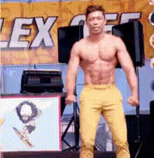 zac-efron-shirtless-performance