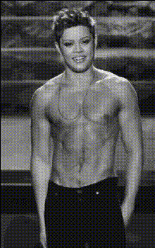 zac-efron-smiling-shirtless